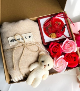 GIÁNG SINH TẶNG QUÀ GÌ? TOP SET QUÀ NOEL Ý NGHĨA, ĐỘC ĐÁO CHO NGƯỜI THÂN YÊ