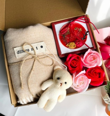 GIÁNG SINH TẶNG QUÀ GÌ? TOP SET QUÀ NOEL Ý NGHĨA, ĐỘC ĐÁO CHO NGƯỜI THÂN YÊ